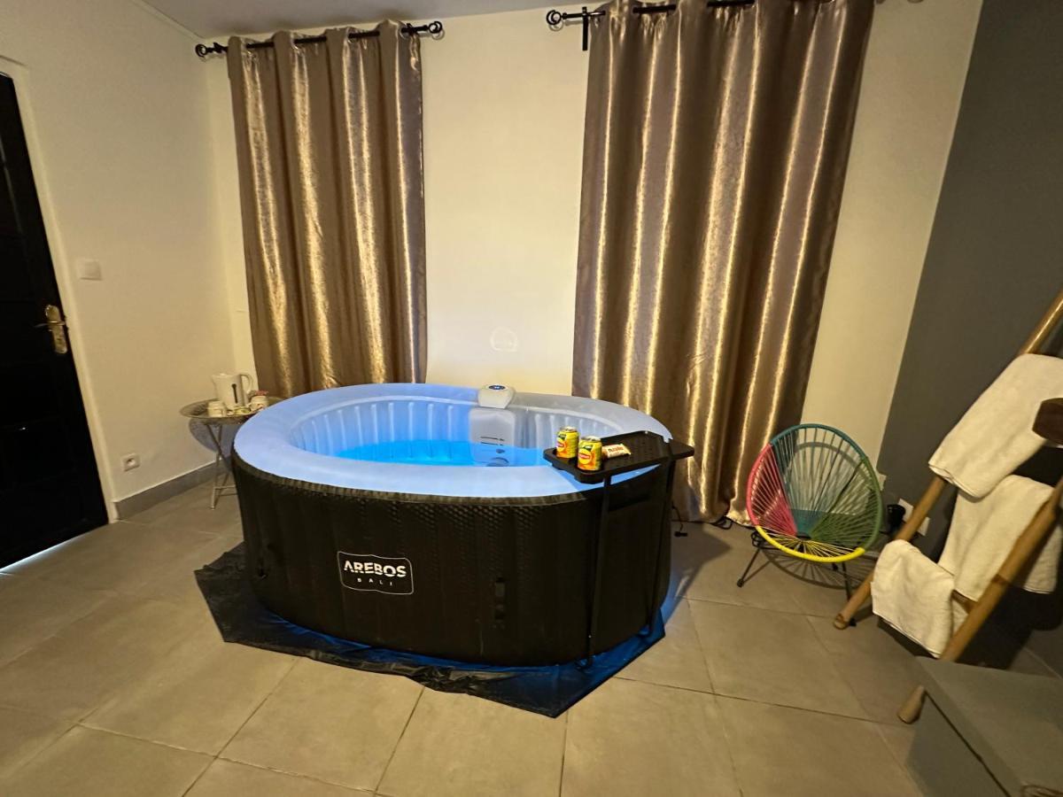 Love Room Avec Jacuzzi Proche Paris Et Roissy Cdg Persan Εξωτερικό φωτογραφία
